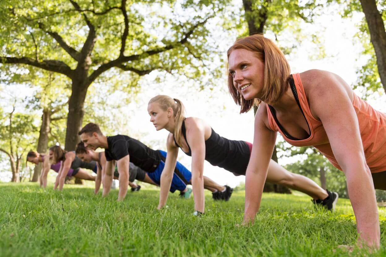 People doing pushups together